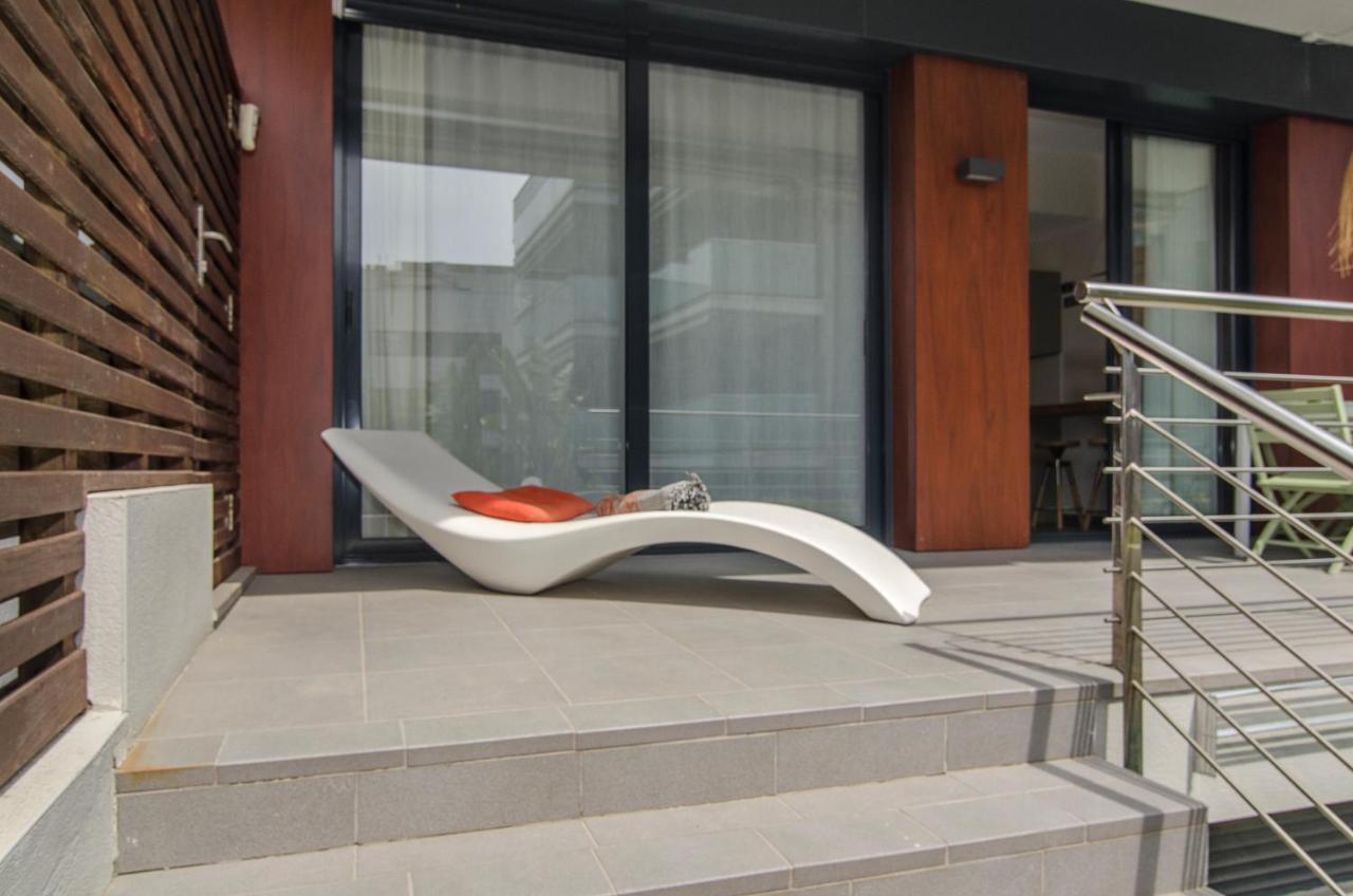 Garden Paradise: 3-bedroom With Pool And Terrace Apartment *