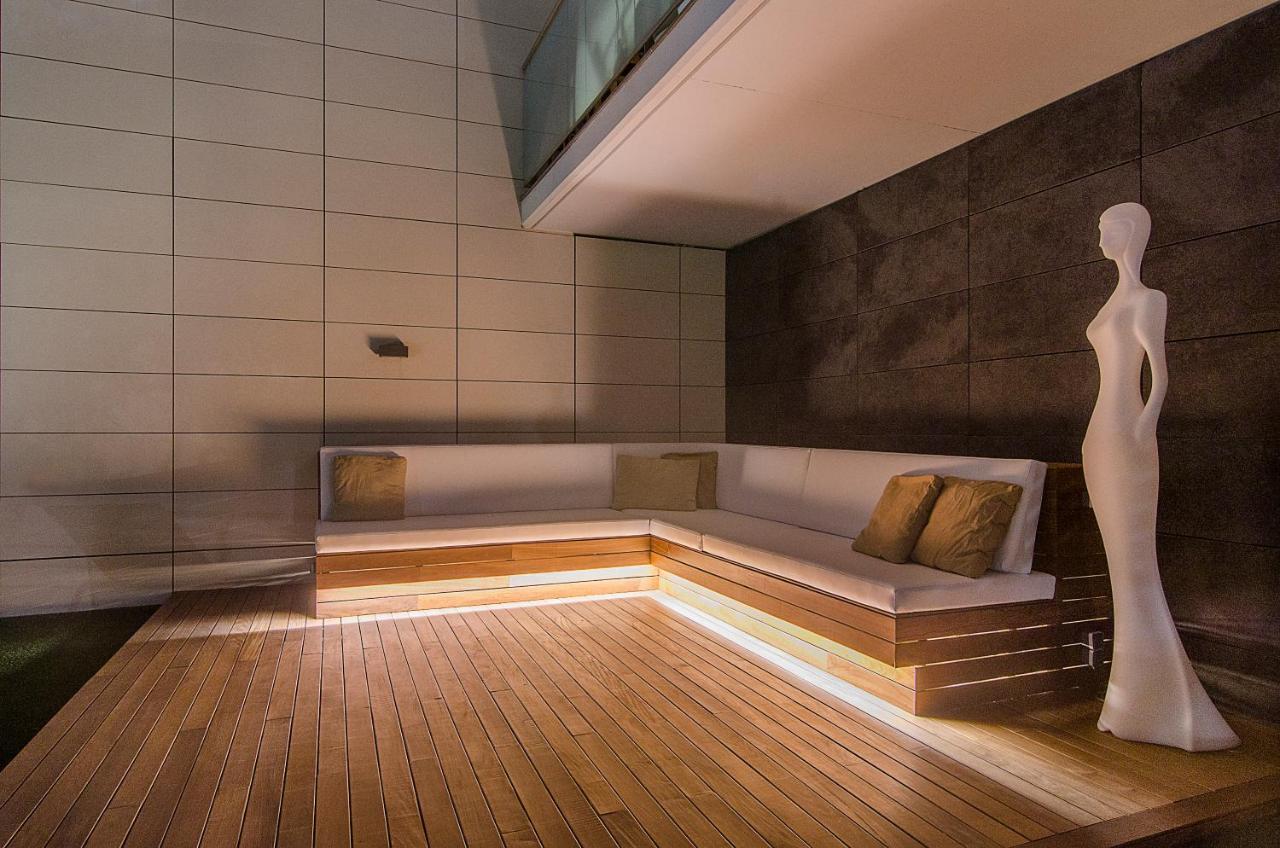 Garden Paradise: 3-bedroom With Pool And Terrace