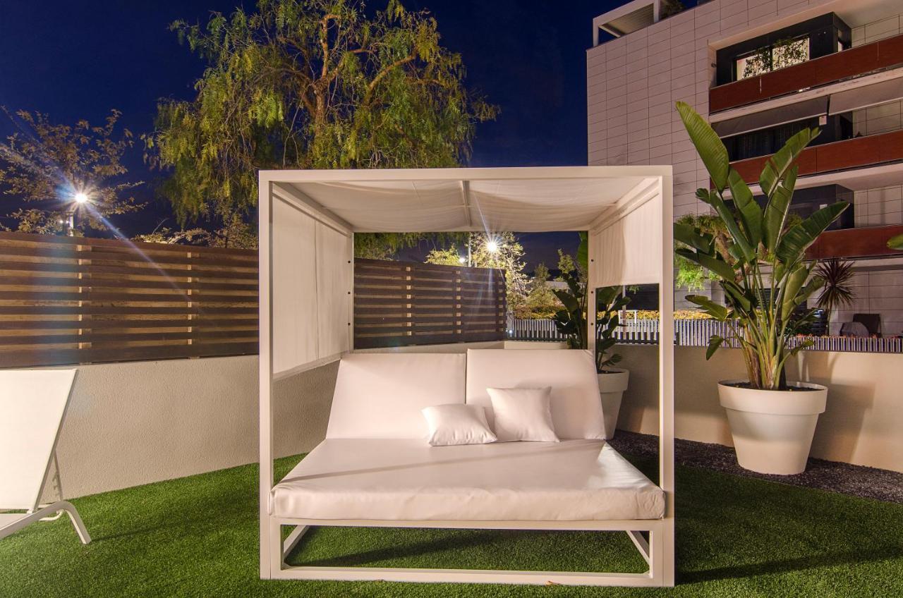 Garden Paradise: 3-bedroom With Pool And Terrace Apartment *