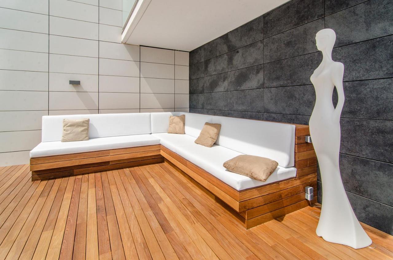 Garden Paradise: 3-bedroom With Pool And Terrace Apartment Sitges