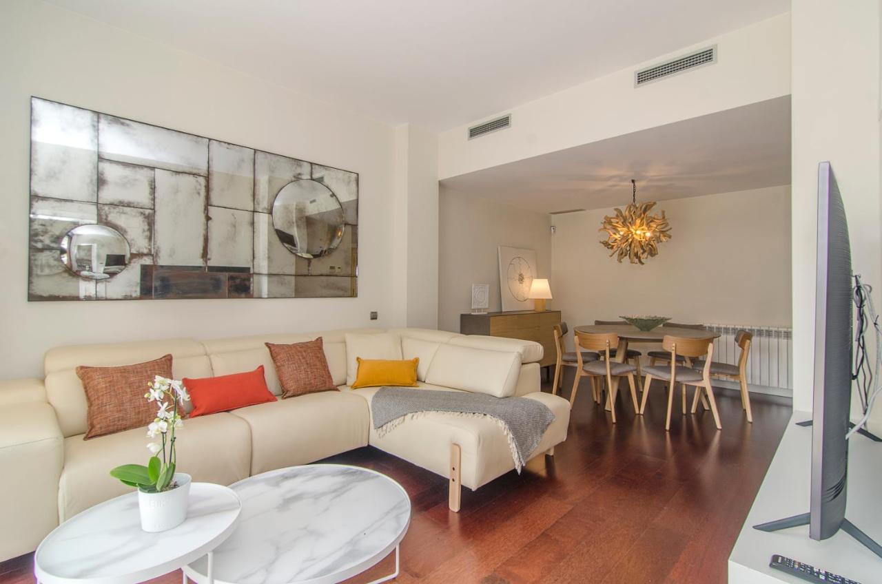 Apartment Garden Paradise: 3-bedroom With Pool And Terrace *