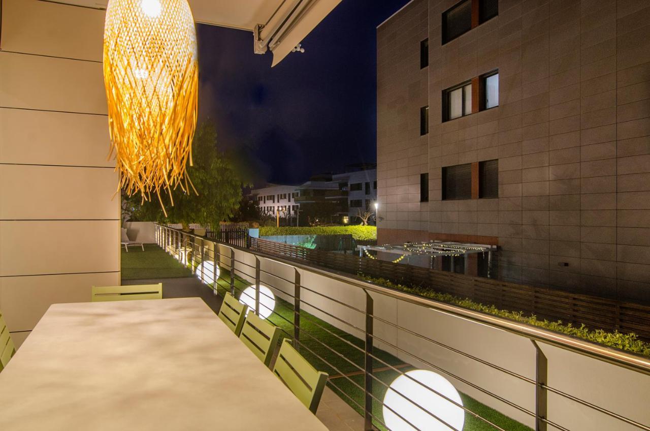 Garden Paradise: 3-bedroom With Pool And Terrace Apartment *