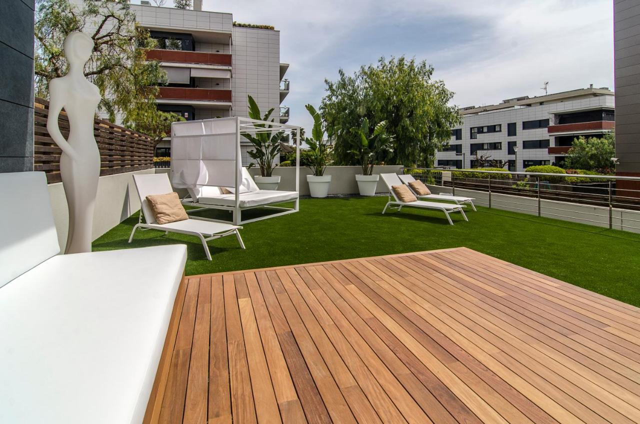 Garden Paradise: 3-bedroom With Pool And Terrace Apartment *