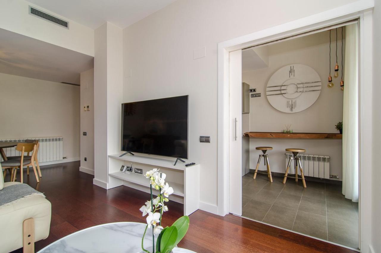 Apartment Garden Paradise: 3-bedroom With Pool And Terrace *
